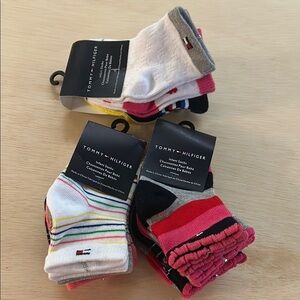 Tommy Hilfiger infants 6-12 months  Multicolor Socks 3 packs of 4 new